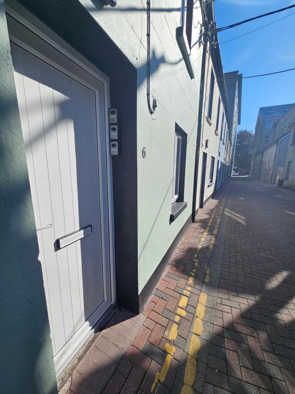 6 Eyre Square Lane Apartment Galway Bagian luar foto