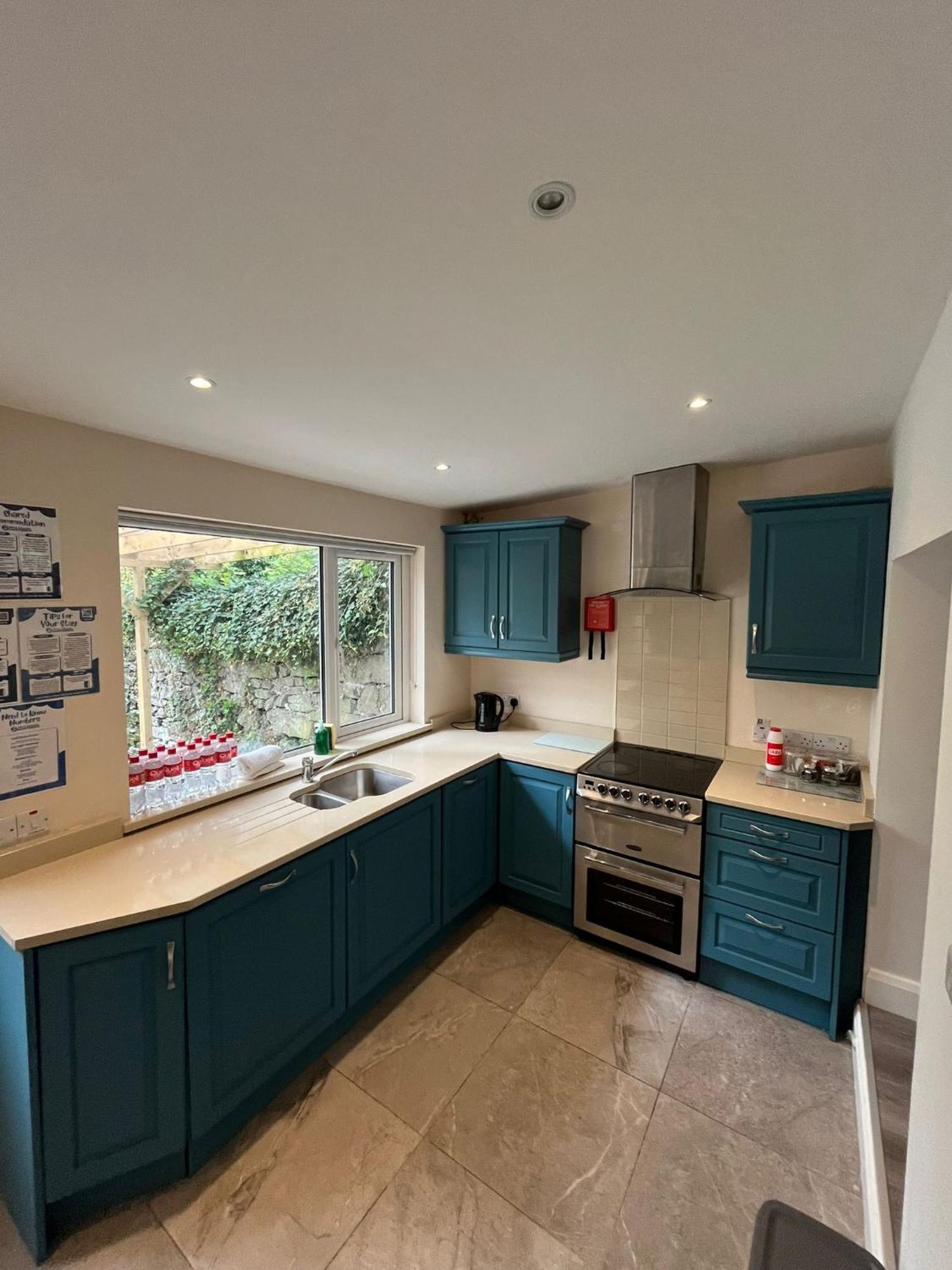 6 Eyre Square Lane Apartment Galway Bagian luar foto